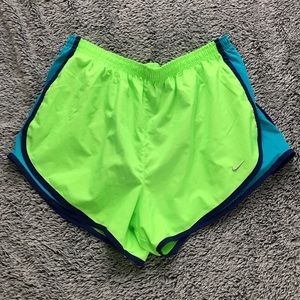 NIKE SHORTS